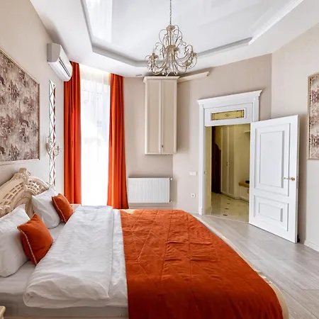 2 Bedroom Apartment Tykha Street City Center With Parking Place Львов Экстерьер фото