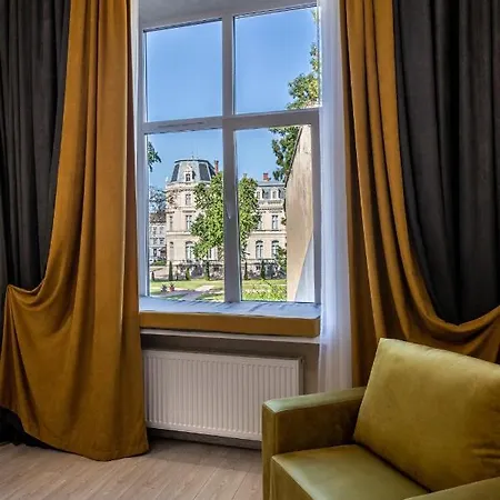 2 Bedroom Apartment Tykha Street City Center With Parking Place Львов Экстерьер фото