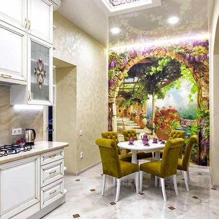 2 Bedroom Apartment Tykha Street City Center With Parking Place Львов Экстерьер фото
