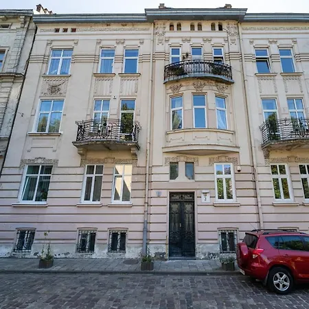 2 Bedroom Apartment Tykha Street City Center With Parking Place Львов Экстерьер фото