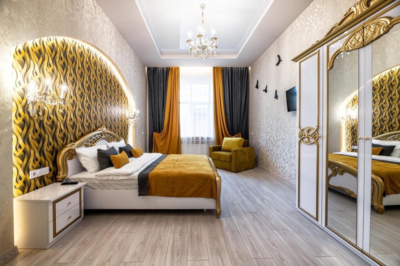 2 Bedroom Tykha Street Center With Parking Place Apartment Lviv