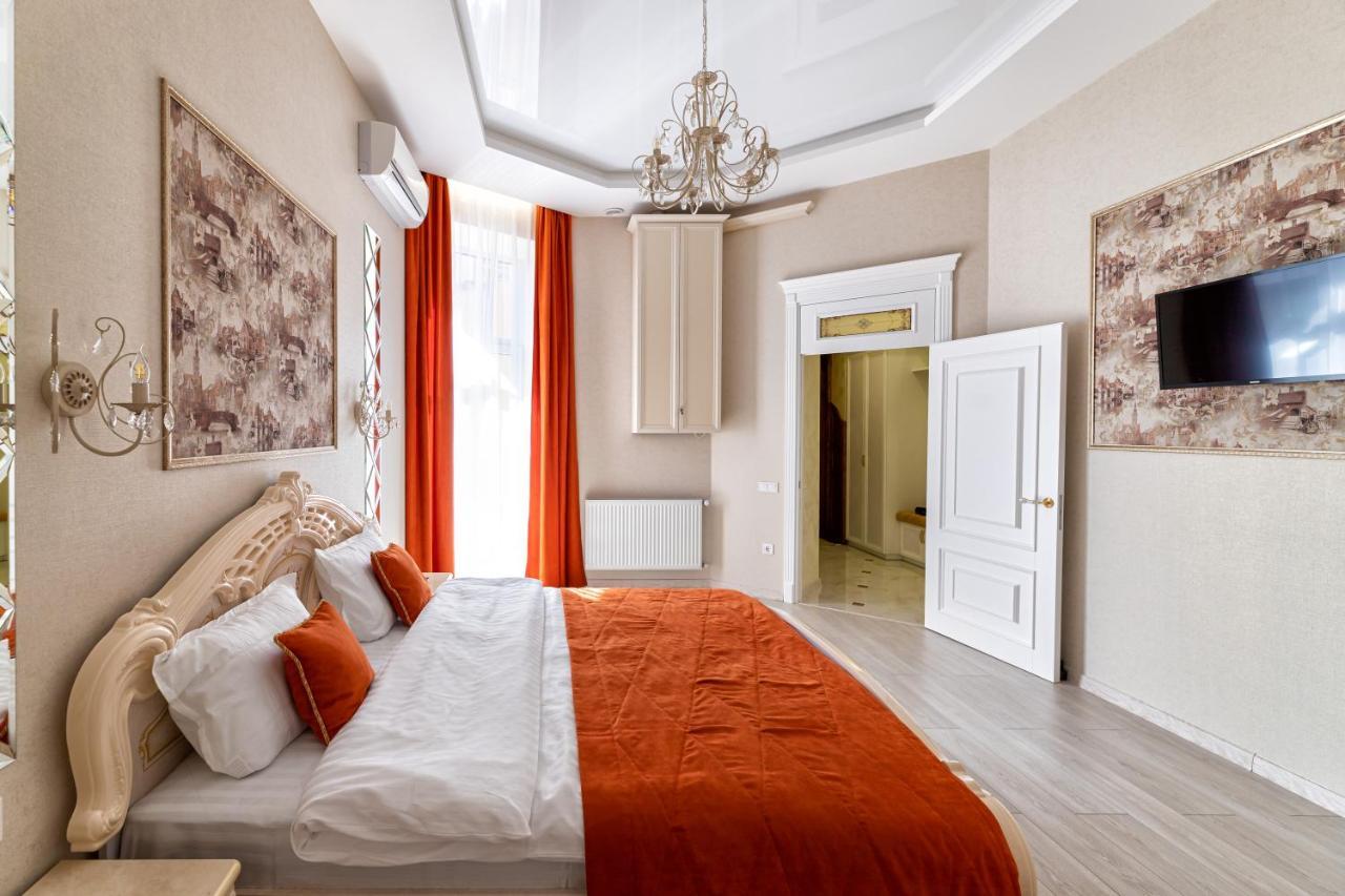 2 Bedroom Tykha Street Center With Parking Place * Lviv
