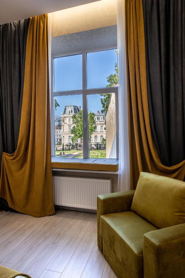2 Bedroom Tykha Street Center With Parking Place Lviv