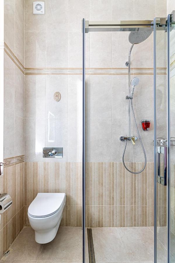 2 Bedroom Tykha Street Center With Parking Place Lviv